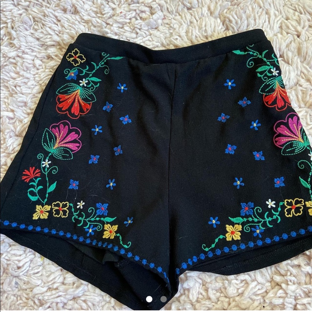 black vintage shorts with embroidered flowers